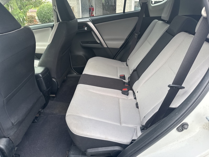2016 Toyota RAV4 XLE photo 11