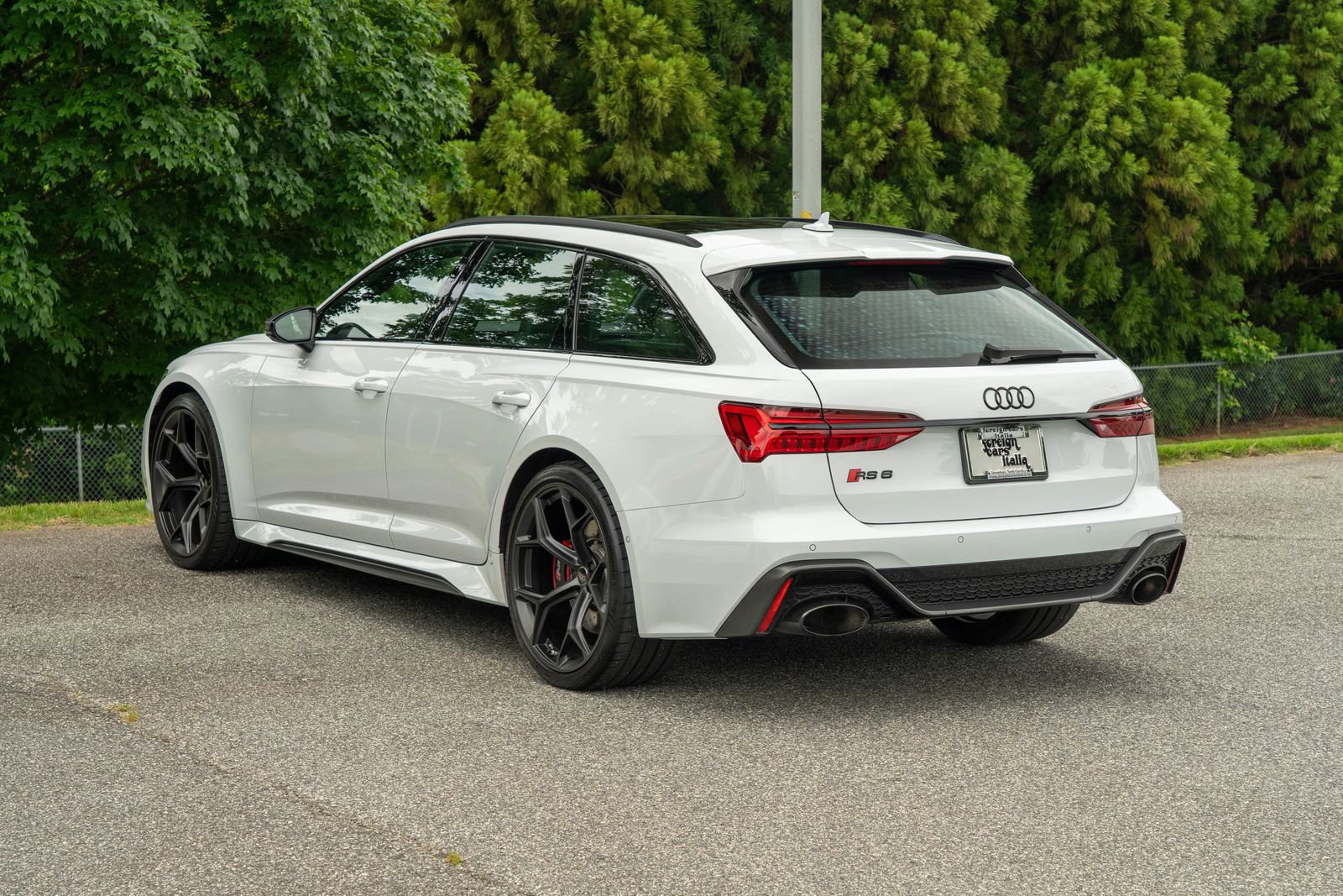 2024 Audi RS 6 Avant Performance photo 2