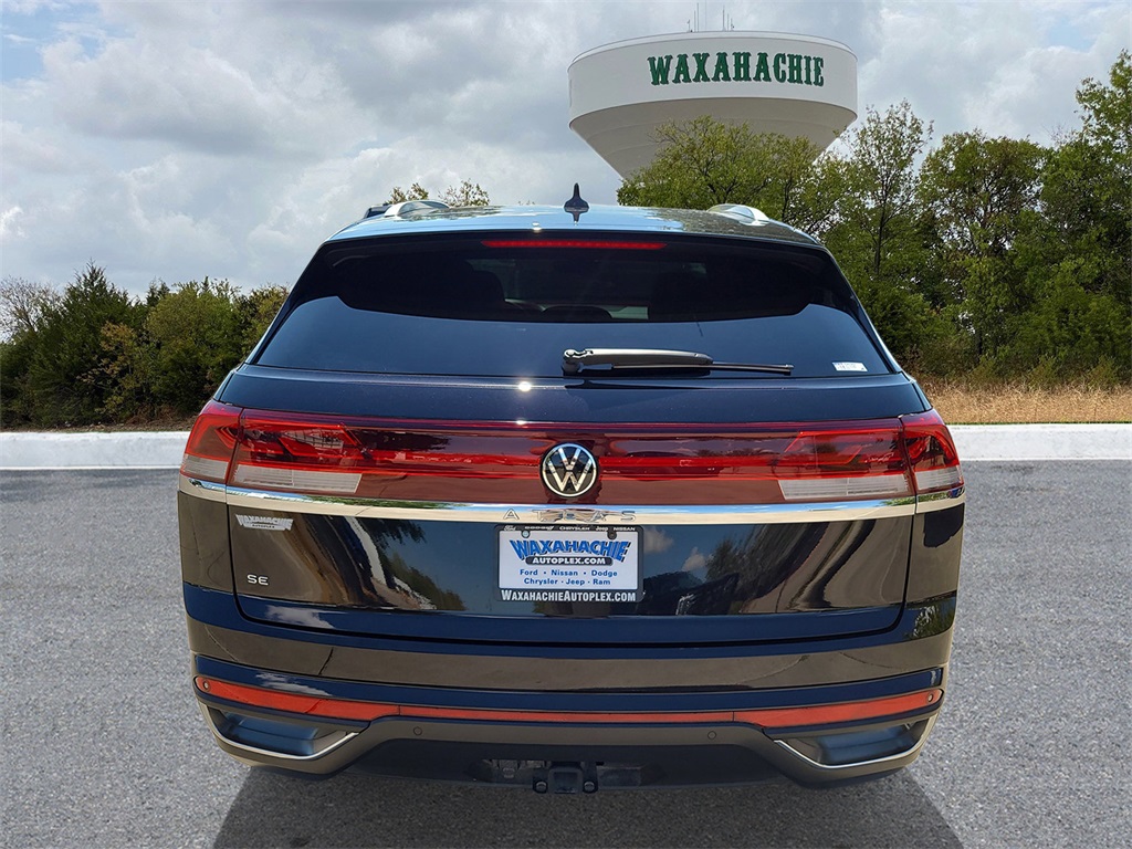 2024 Volkswagen Atlas Cross Sport SE Technology photo 3