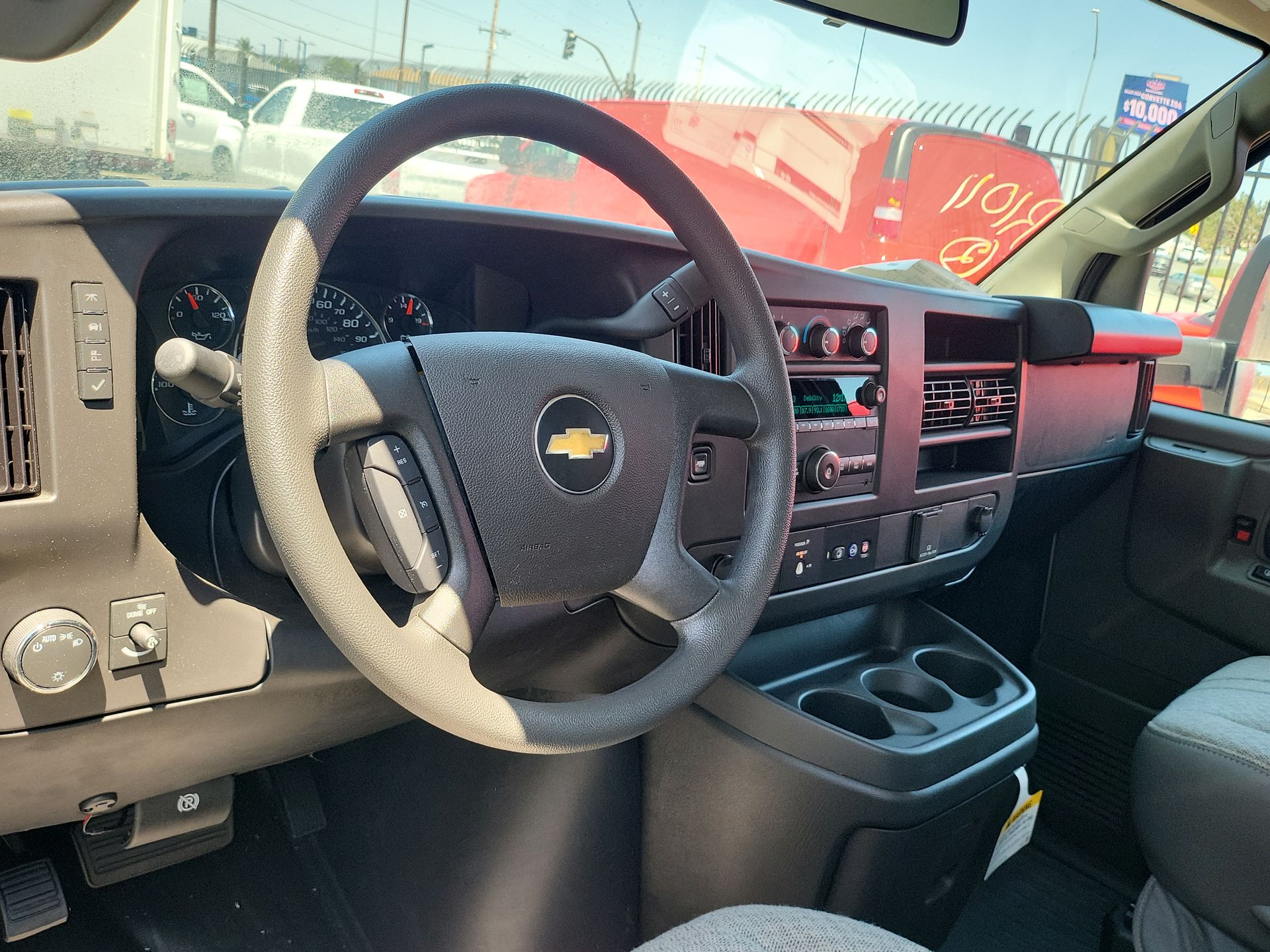 2024 Chevrolet Express Cutaway 3500 photo 2