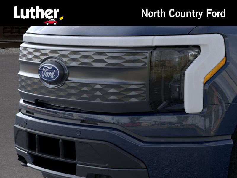 2025 Ford F-150 Lightning Lariat photo 17