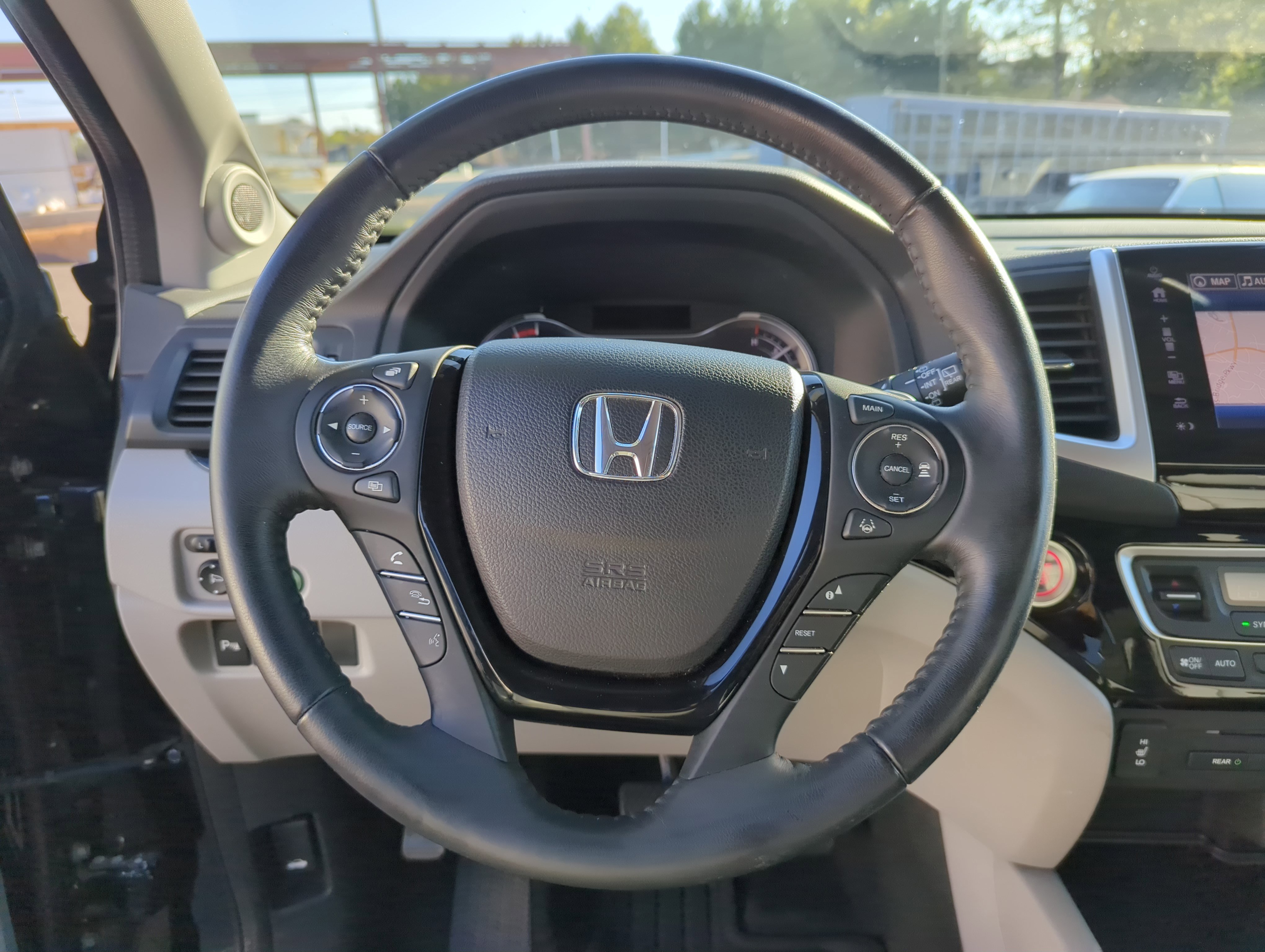2017 Honda Pilot Touring photo 10