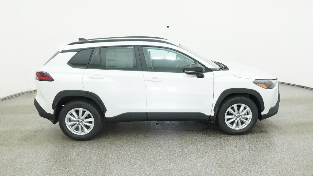 2026 Toyota Corolla Cross LE photo 25