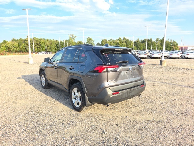 2019 Toyota RAV4 Hybrid XLE photo 2
