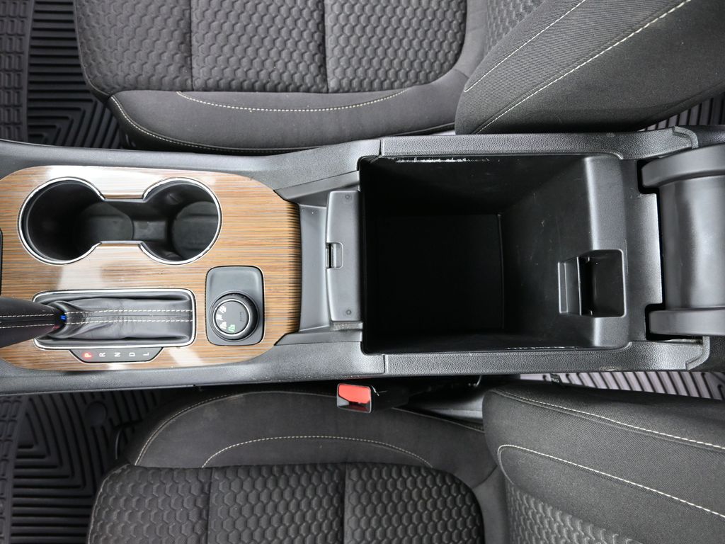 2017 Gmc Acadia SLE photo 27