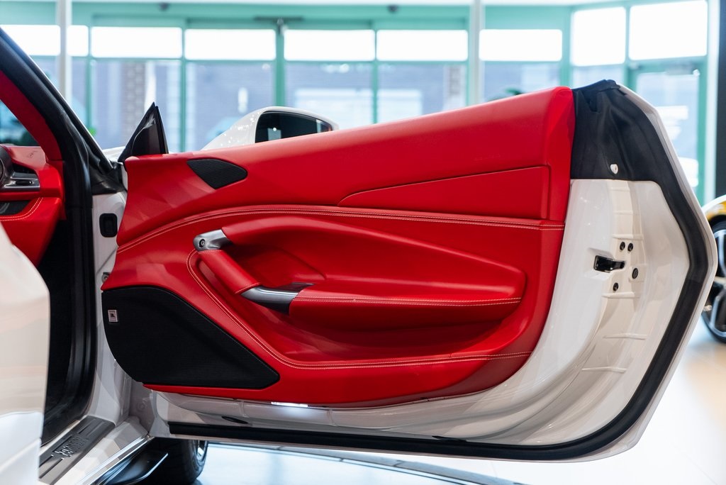 2023 Ferrari F8 Spider Base photo 39