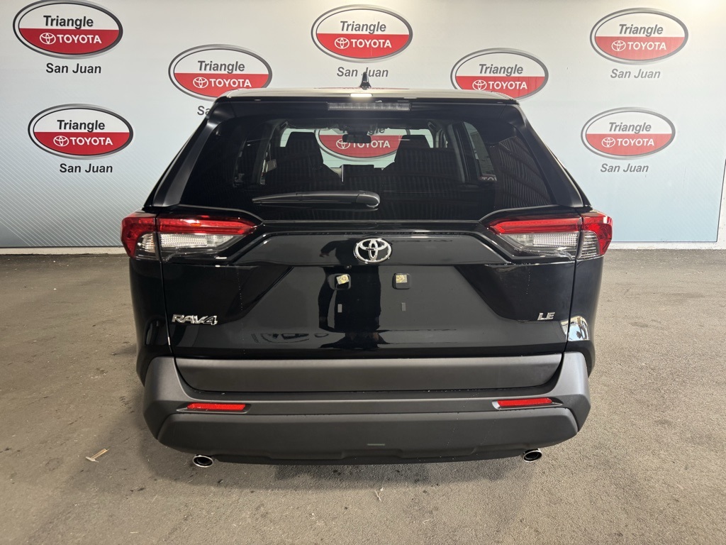 2025 Toyota RAV4 LE photo 5