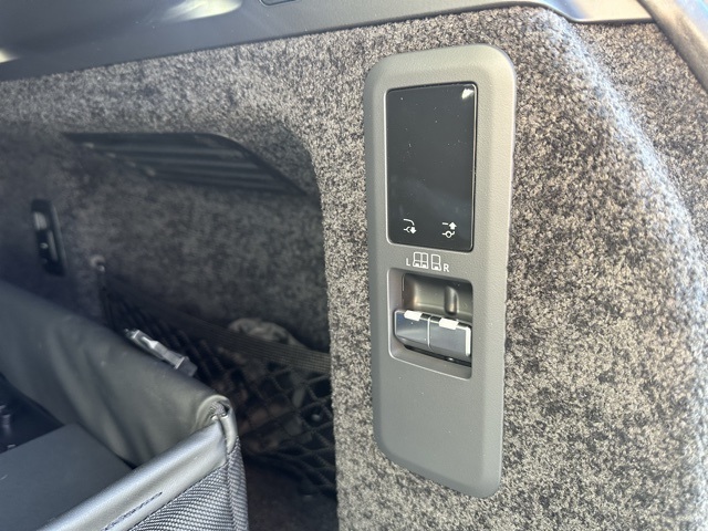 2025 Land Rover Range Rover SE photo 44