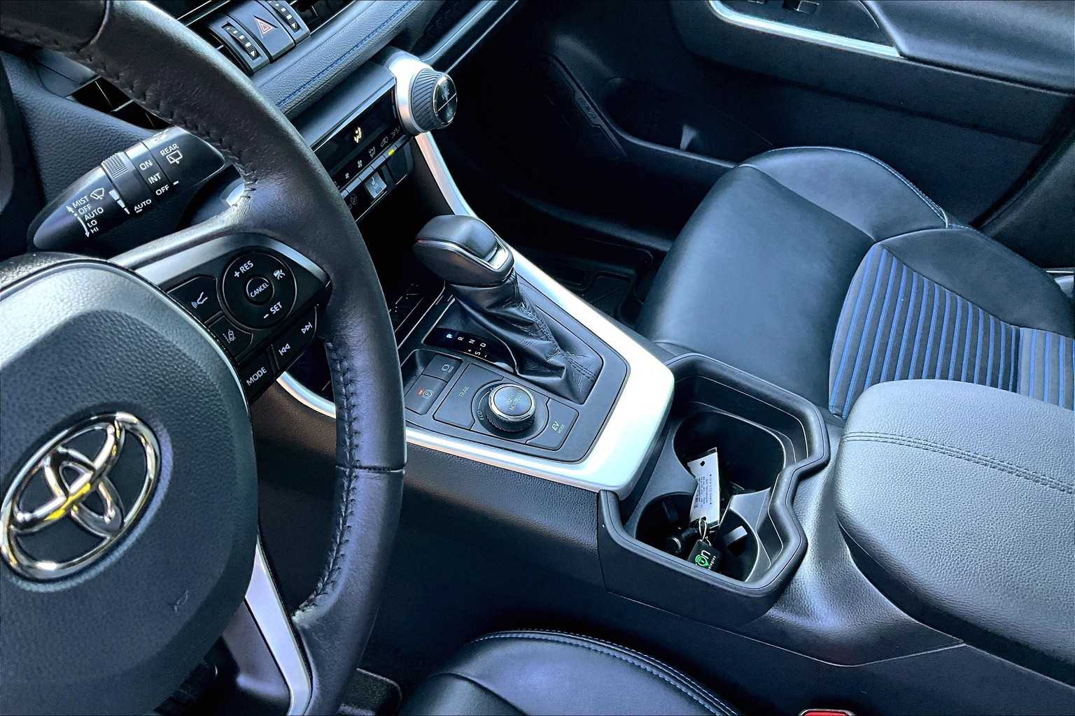 2021 Toyota RAV4 Hybrid XSE photo 15
