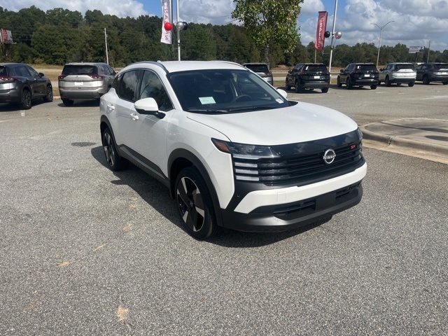 2025 Nissan Kicks SR photo 2