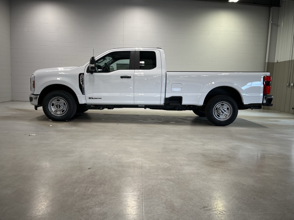 2024 Ford F-350 XL photo 3