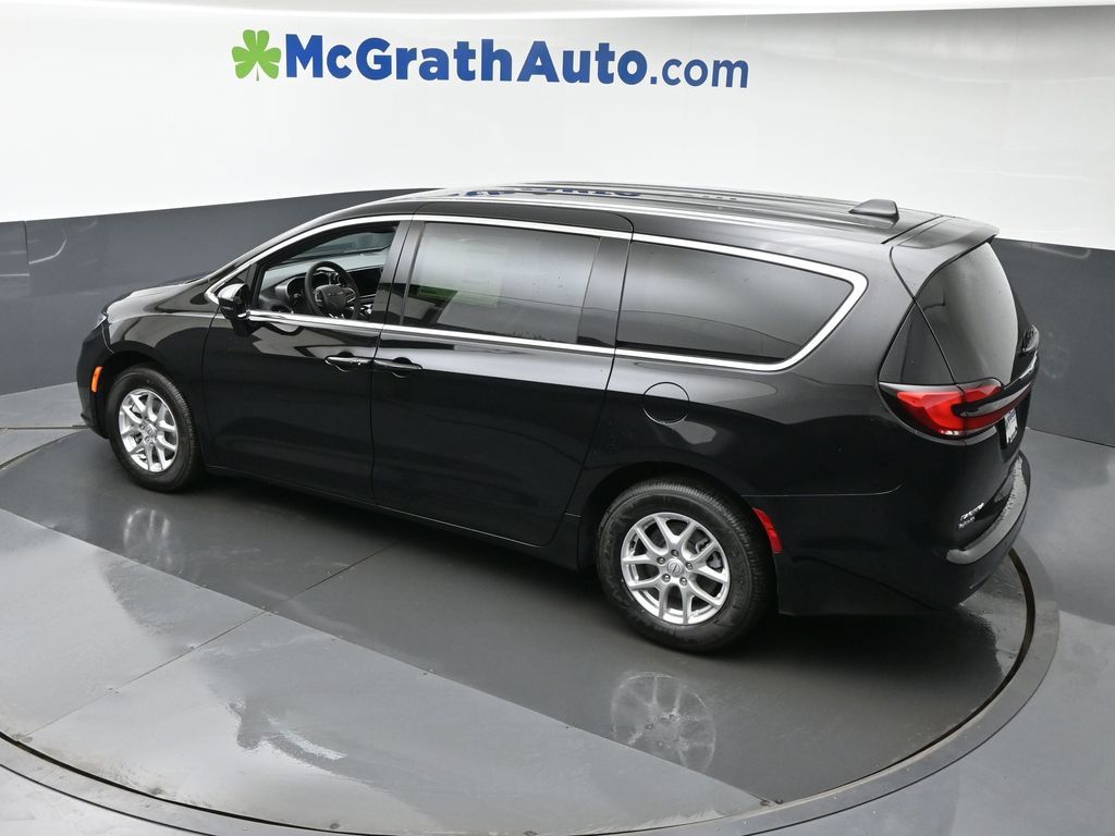 2026 Chrysler Pacifica photo 20