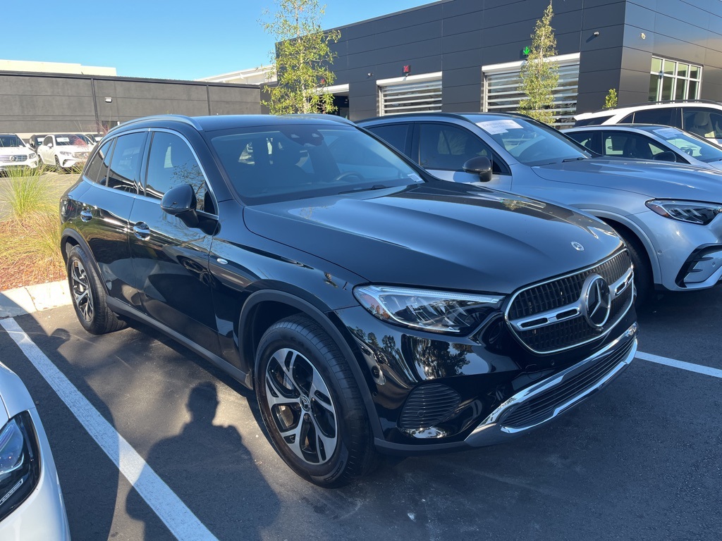 2025 Mercedes Benz GLC 350e 4MATIC photo 3