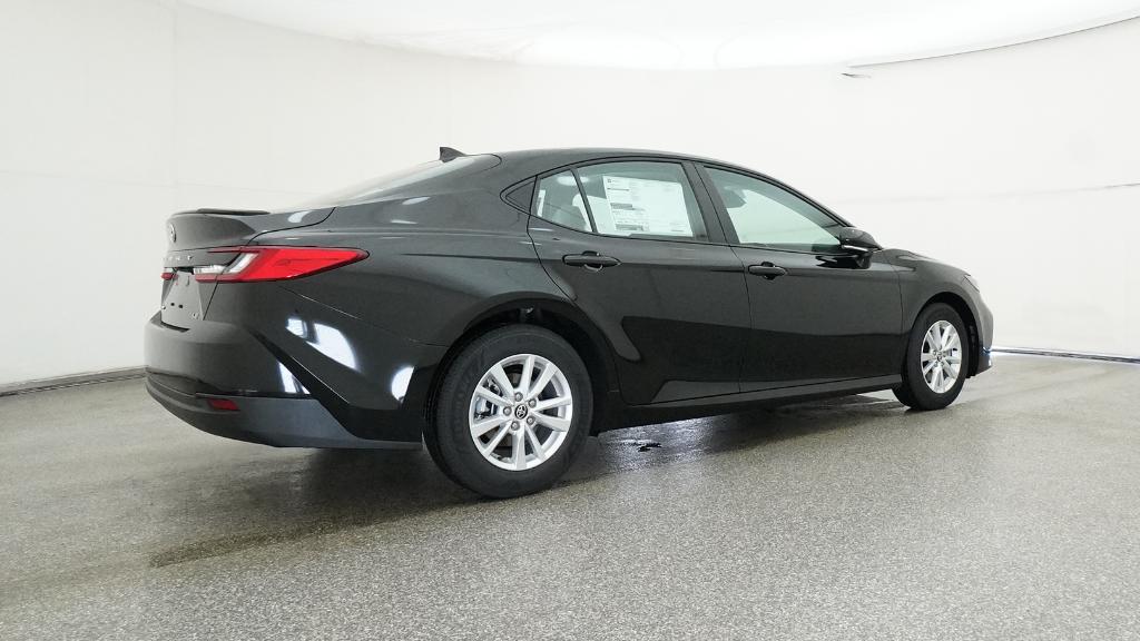 2026 Toyota Camry LE photo 21