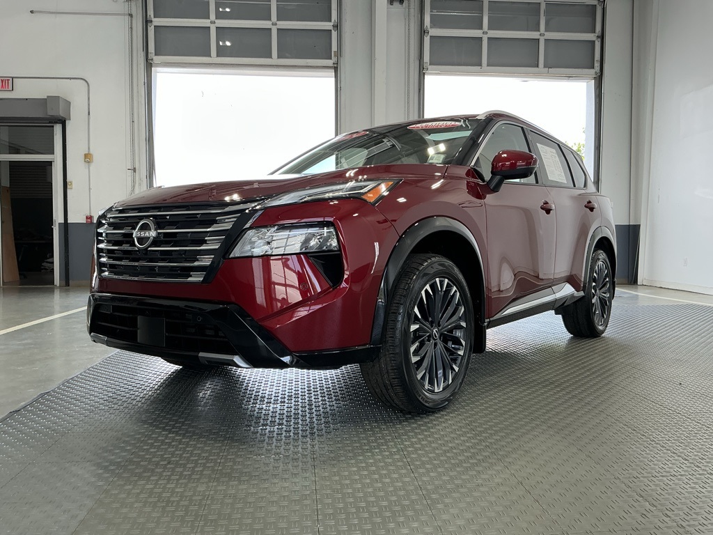 2024 Nissan Rogue Platinum photo 2