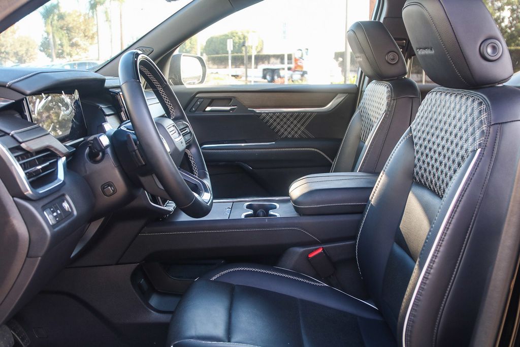 2024 Gmc Acadia Denali photo 13