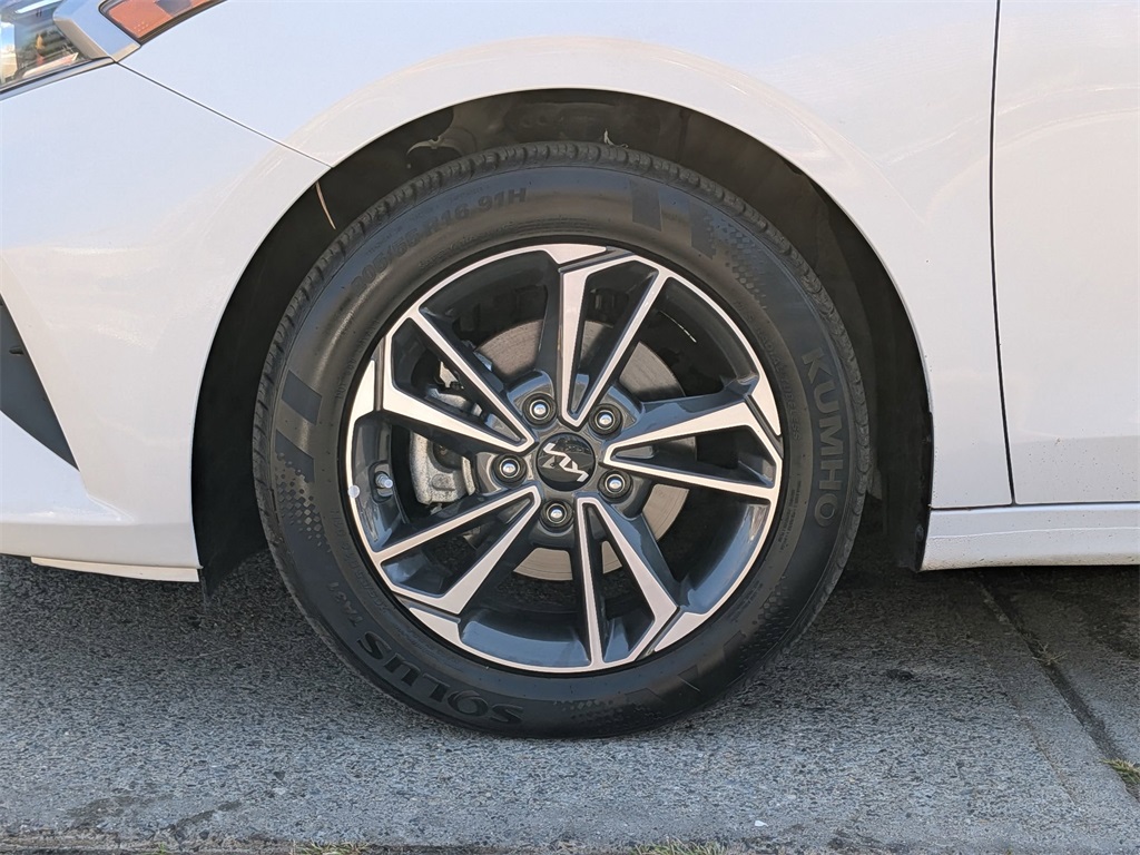2023 Kia Forte LXS photo 24