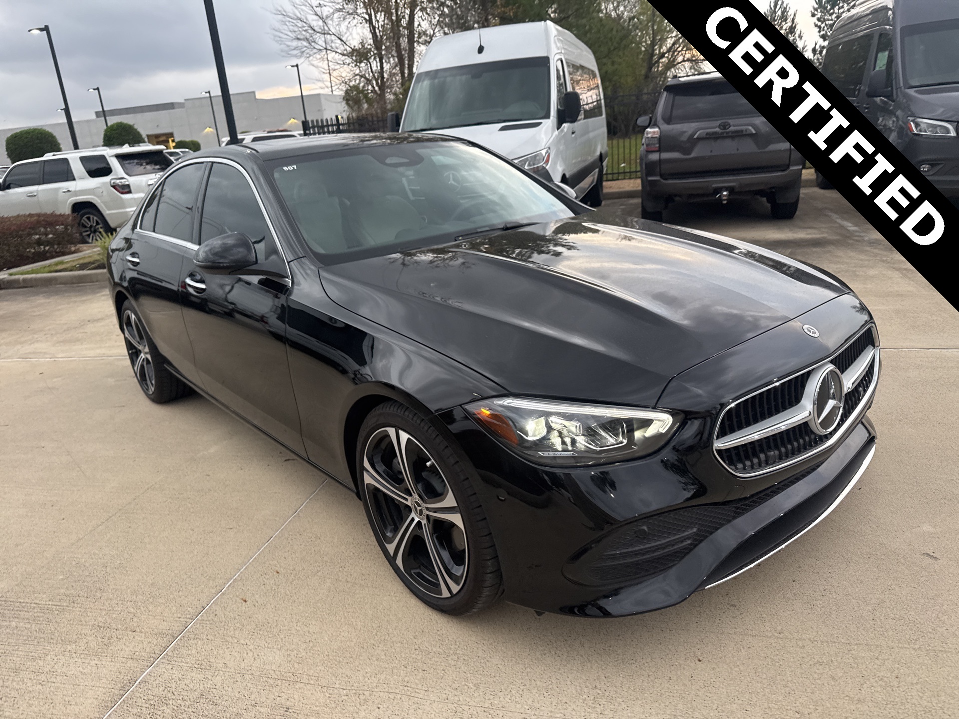 2025 Mercedes-Benz C-Class Se's photo