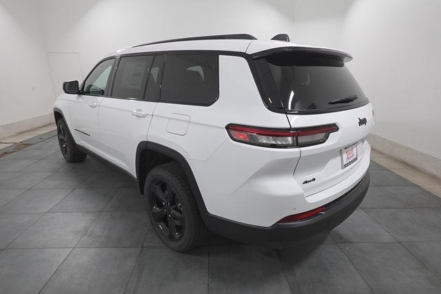 2025 Jeep Grand Cherokee Altitude X photo 2