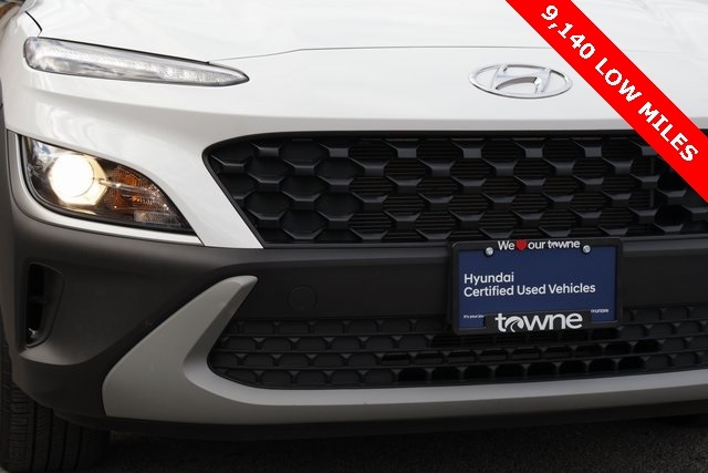 2023 Hyundai Kona SEL photo 2