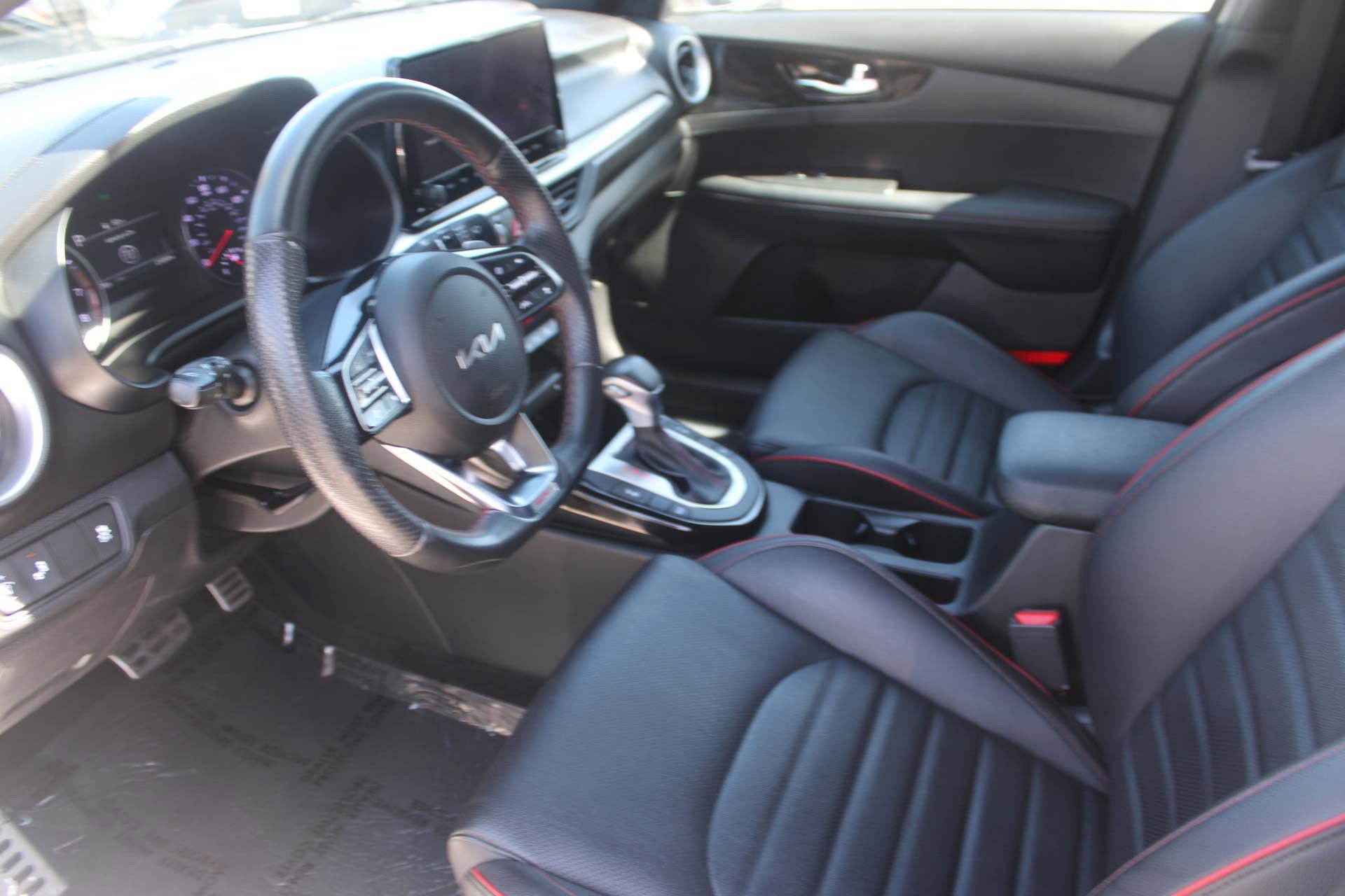 2024 Kia Forte GT photo 17