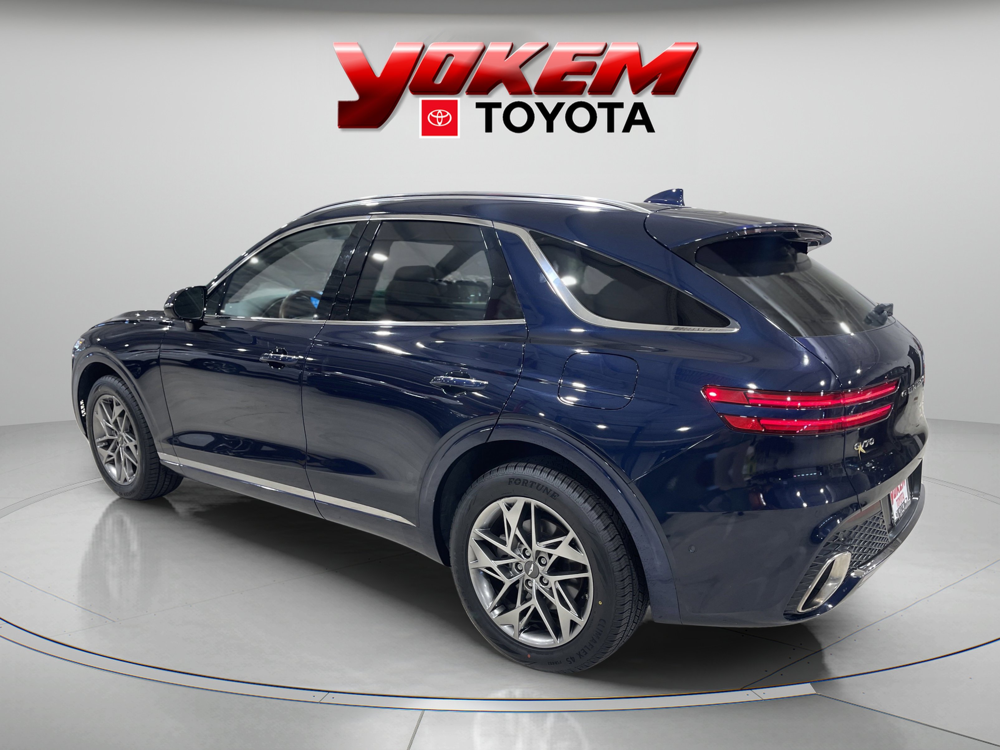 2022 Genesis GV70 2.5T photo 3