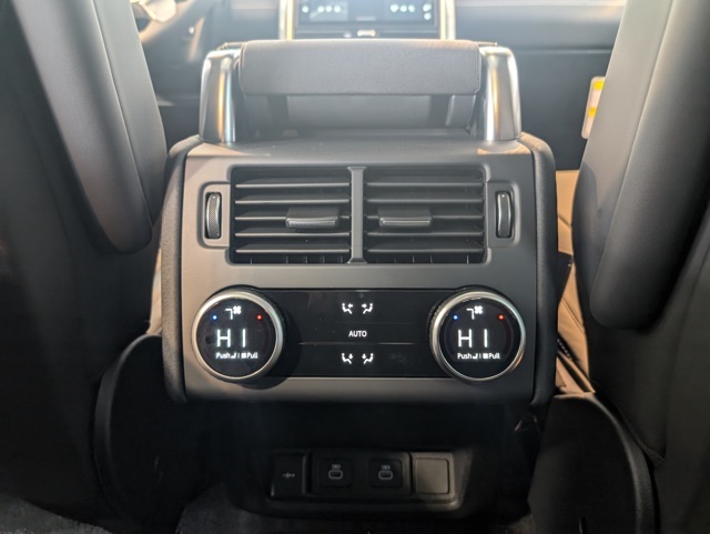 2025 Land Rover Discovery SE photo 24