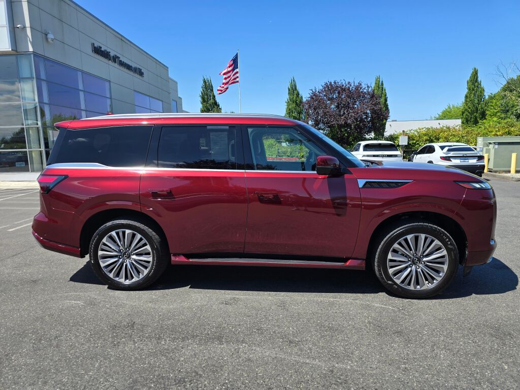 2025 Infiniti QX80 Luxe photo 8
