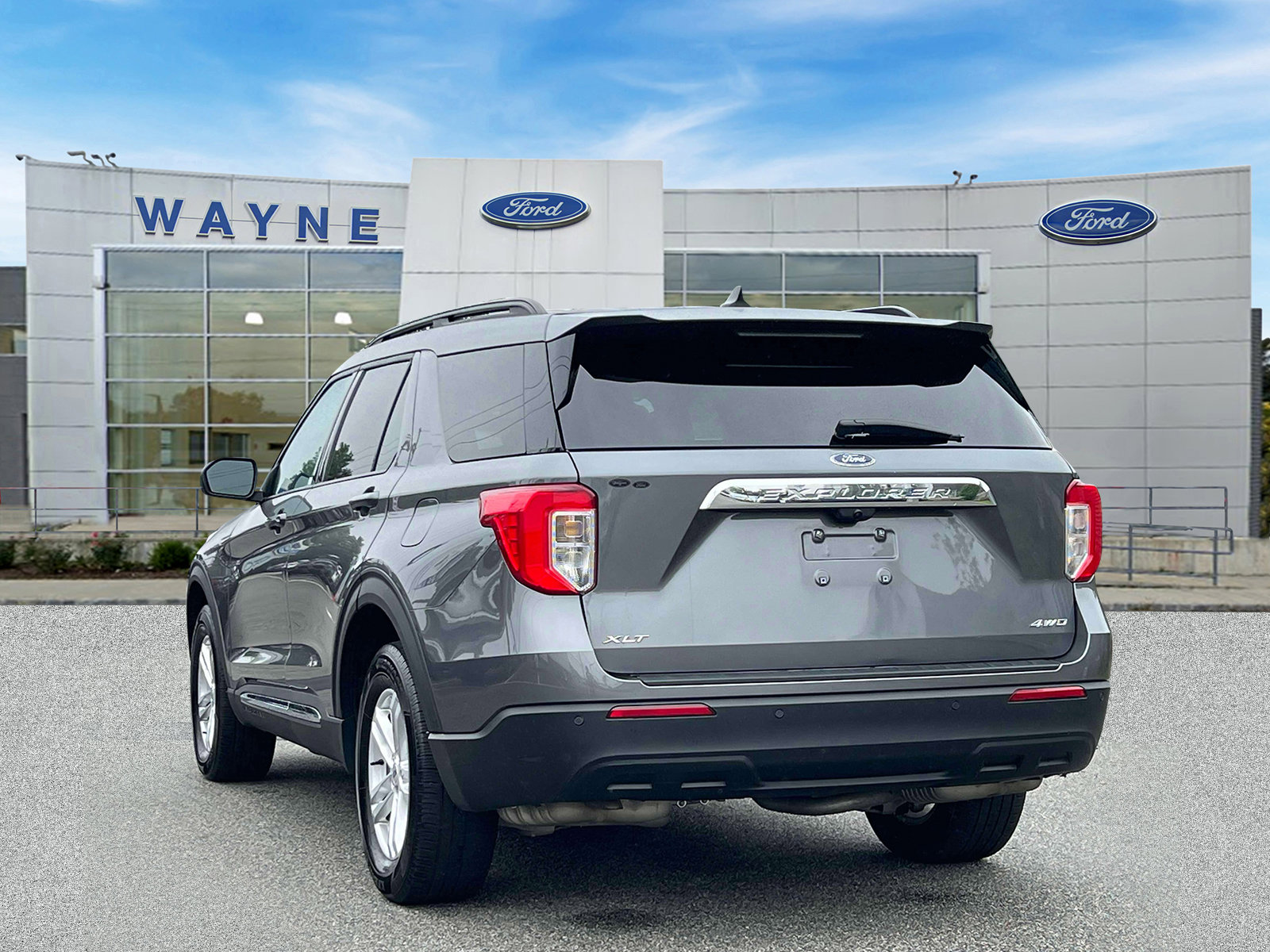 2022 Ford Explorer XLT photo 2