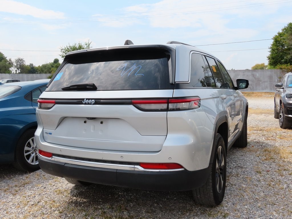 2023 Jeep Cherokee 4xe photo 4