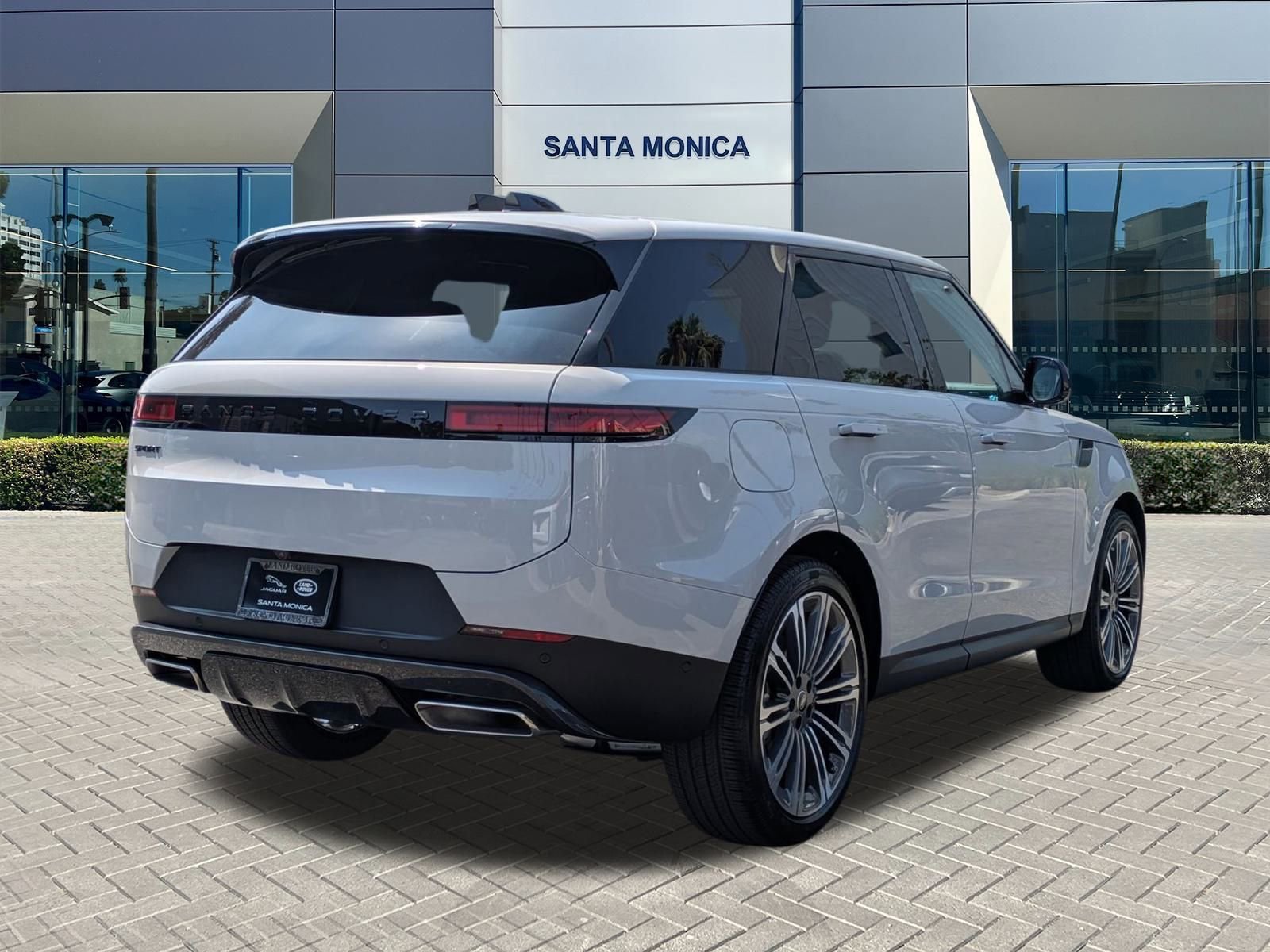 2025 Land Rover Range Rover Sport SE photo 2