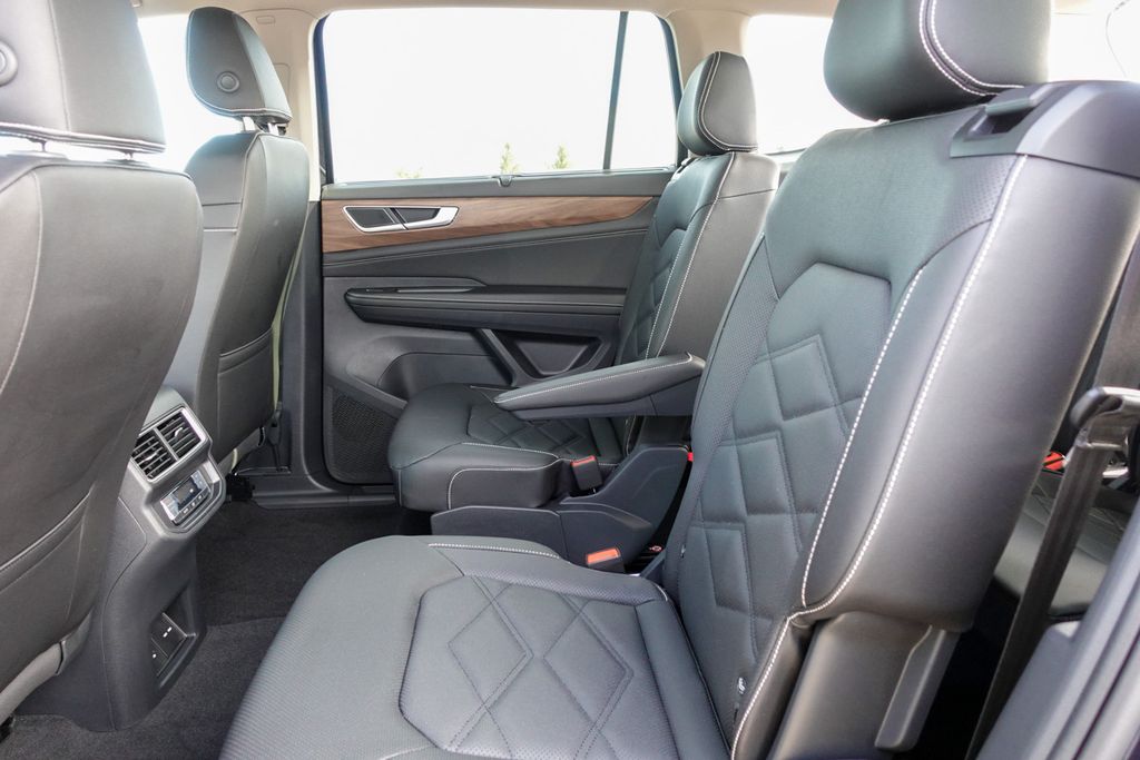 2026 Volkswagen Atlas SE Technology photo 25