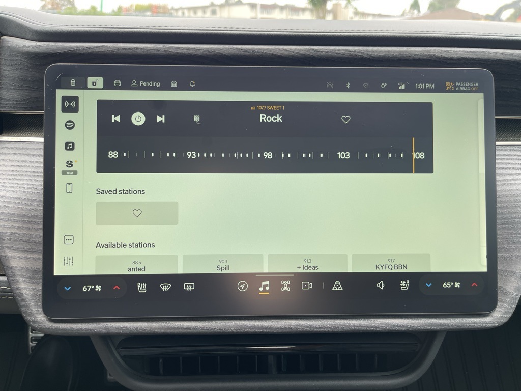 2022 Rivian R1T Adventure photo 9