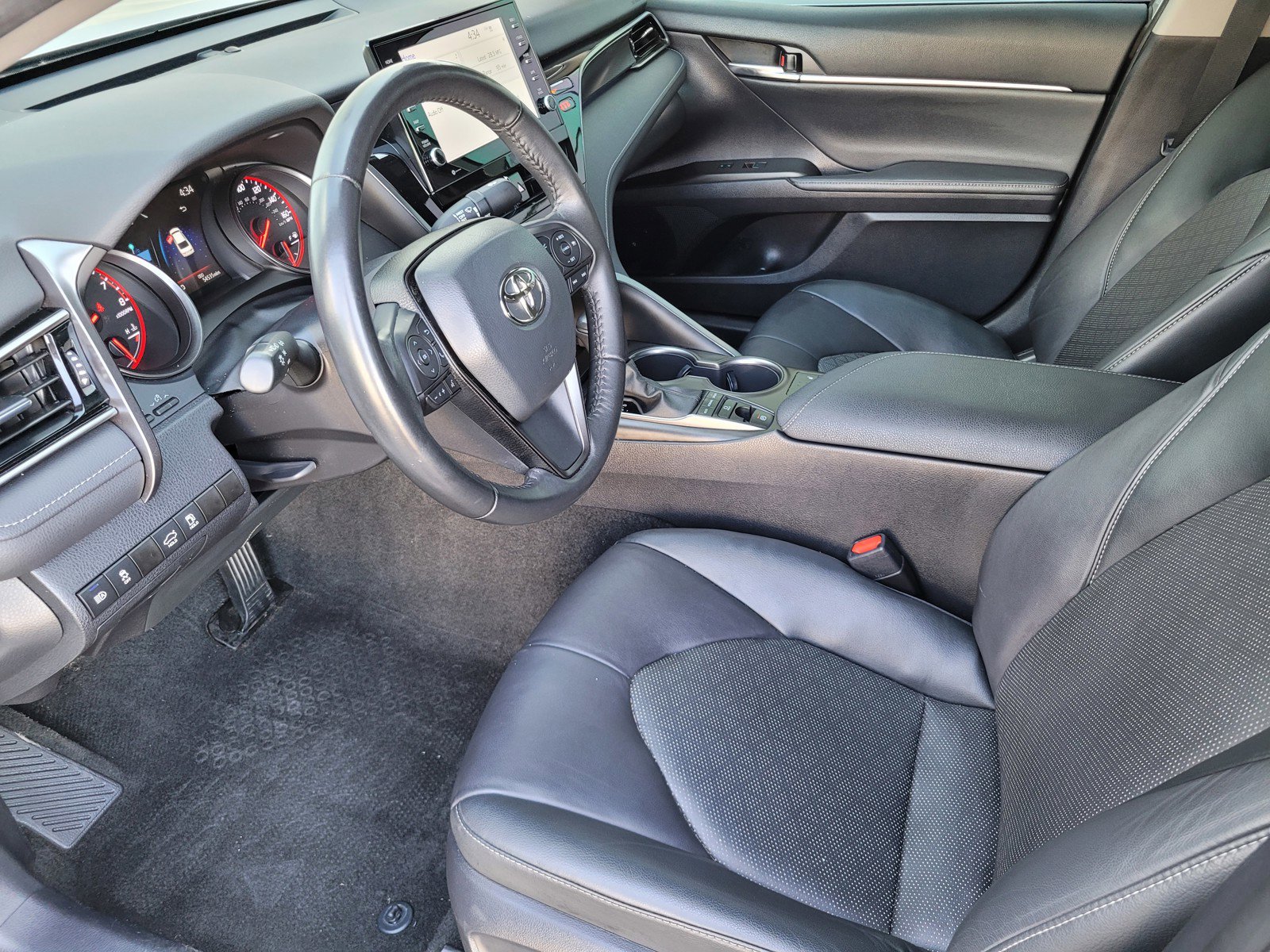 2023 Toyota Camry XSE photo 14