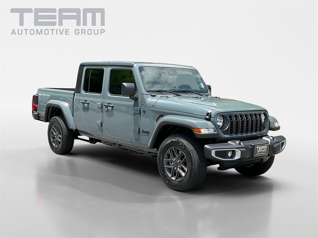 2025 Jeep Gladiator Sport S's photo