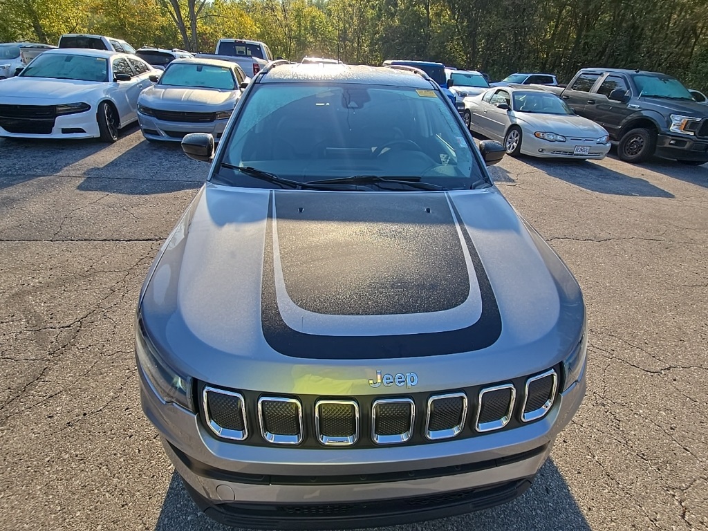 2022 Jeep Compass Latitude Lux photo 13