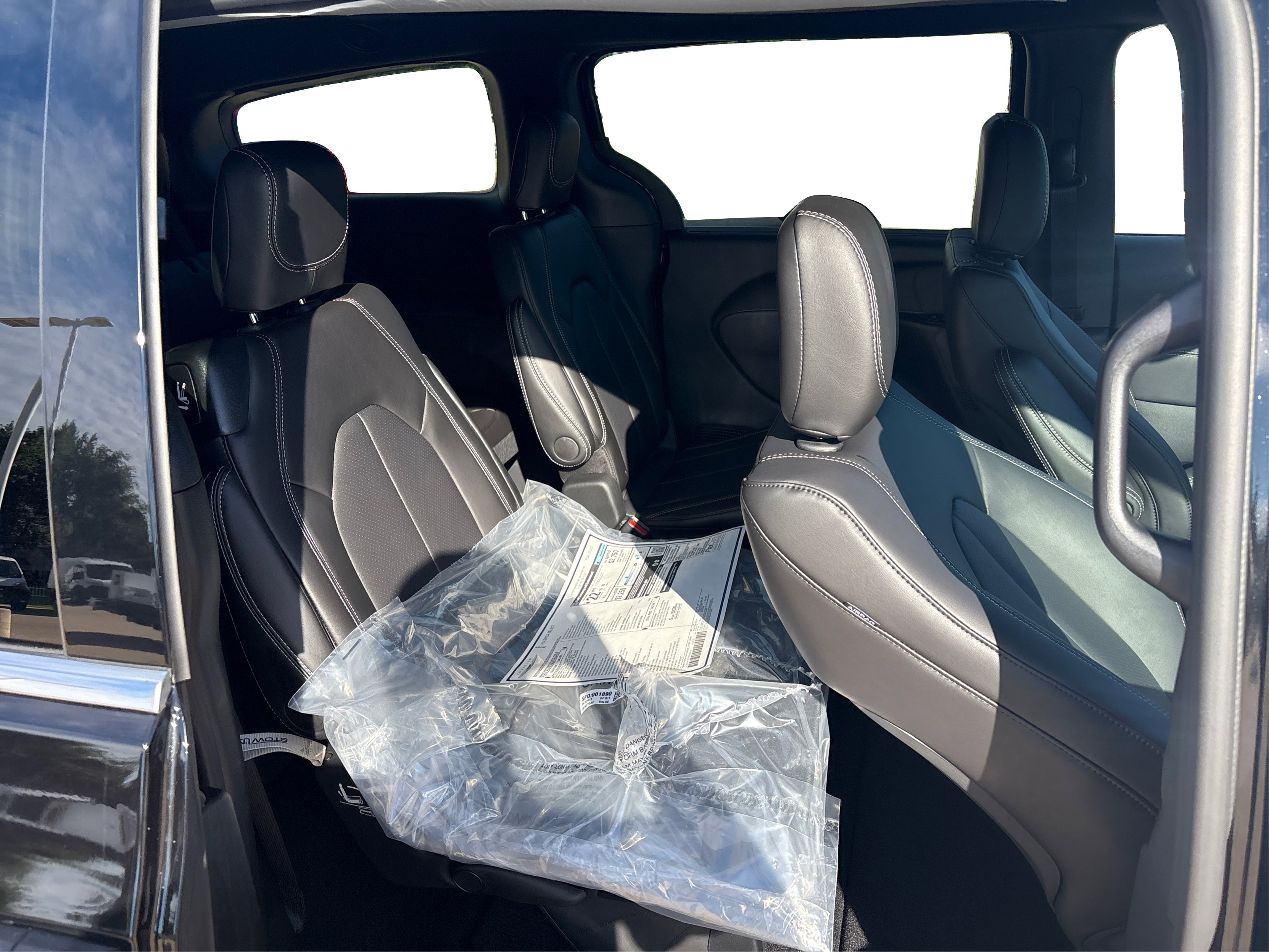 2026 Chrysler Pacifica photo 18