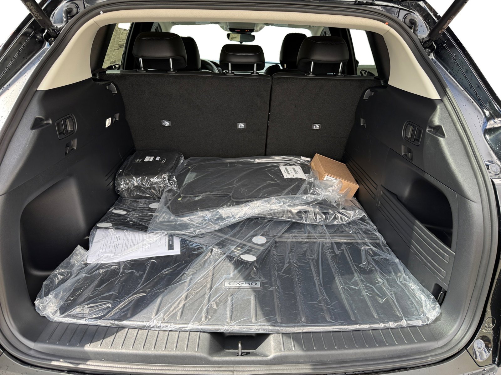 2025 Mazda CX-50 Preferred photo 17