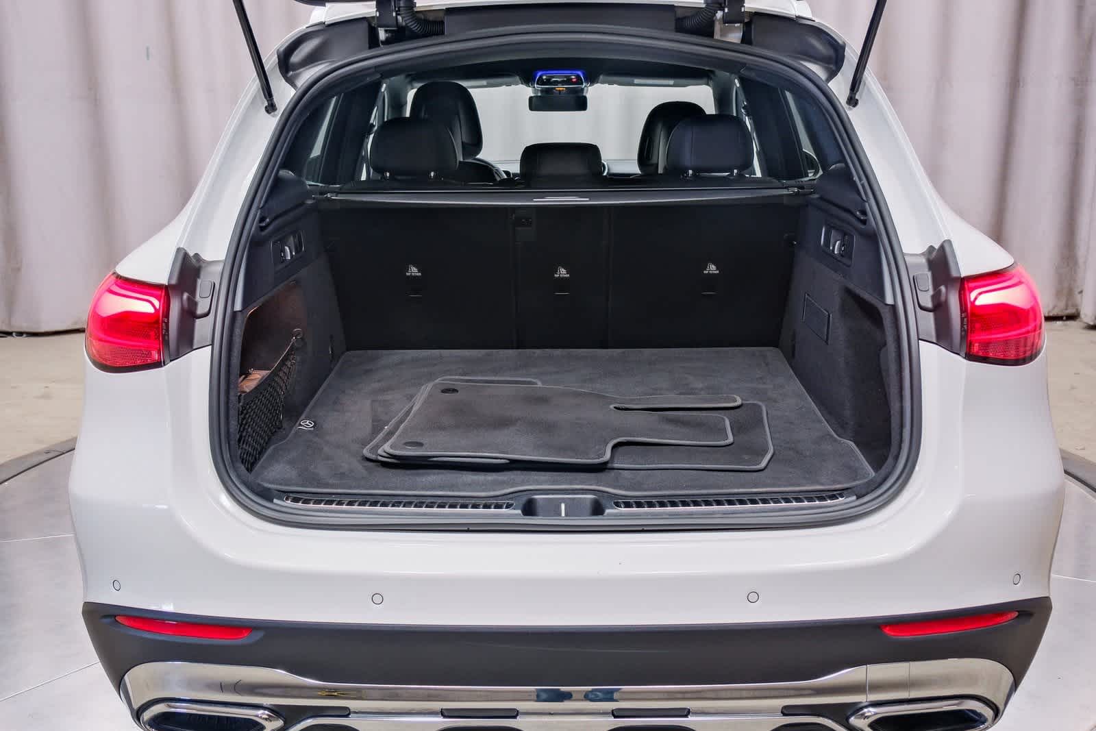 2025 Mercedes Benz GLC 300 photo 20