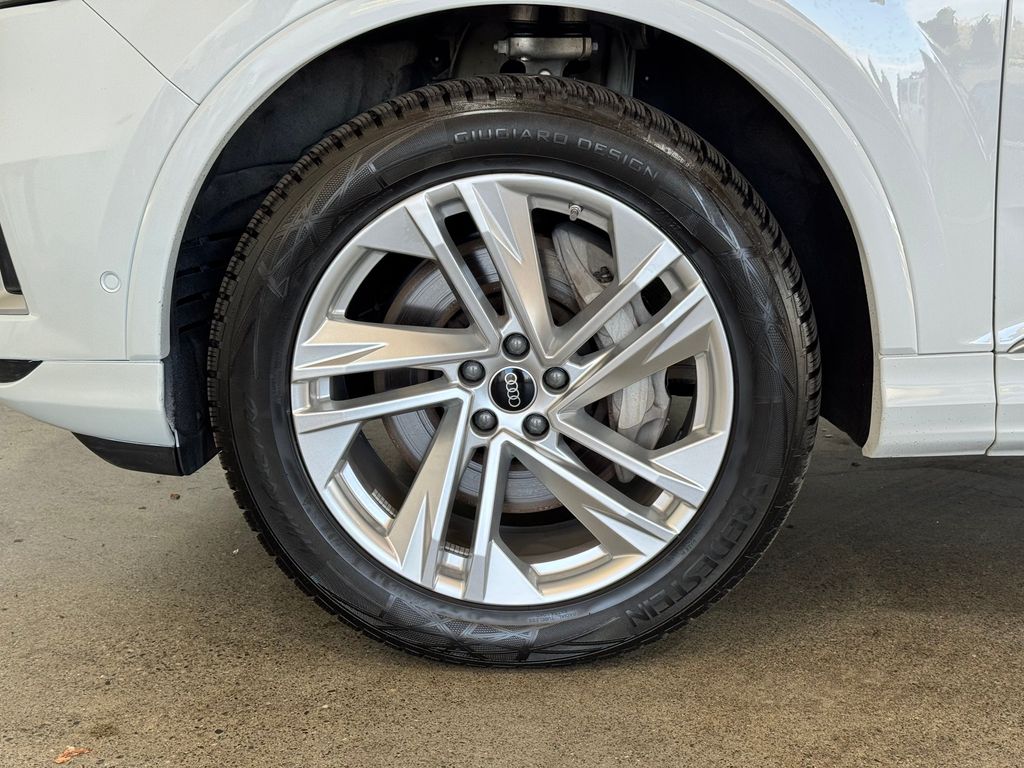 2022 Audi Q7 55 Premium Plus photo 8