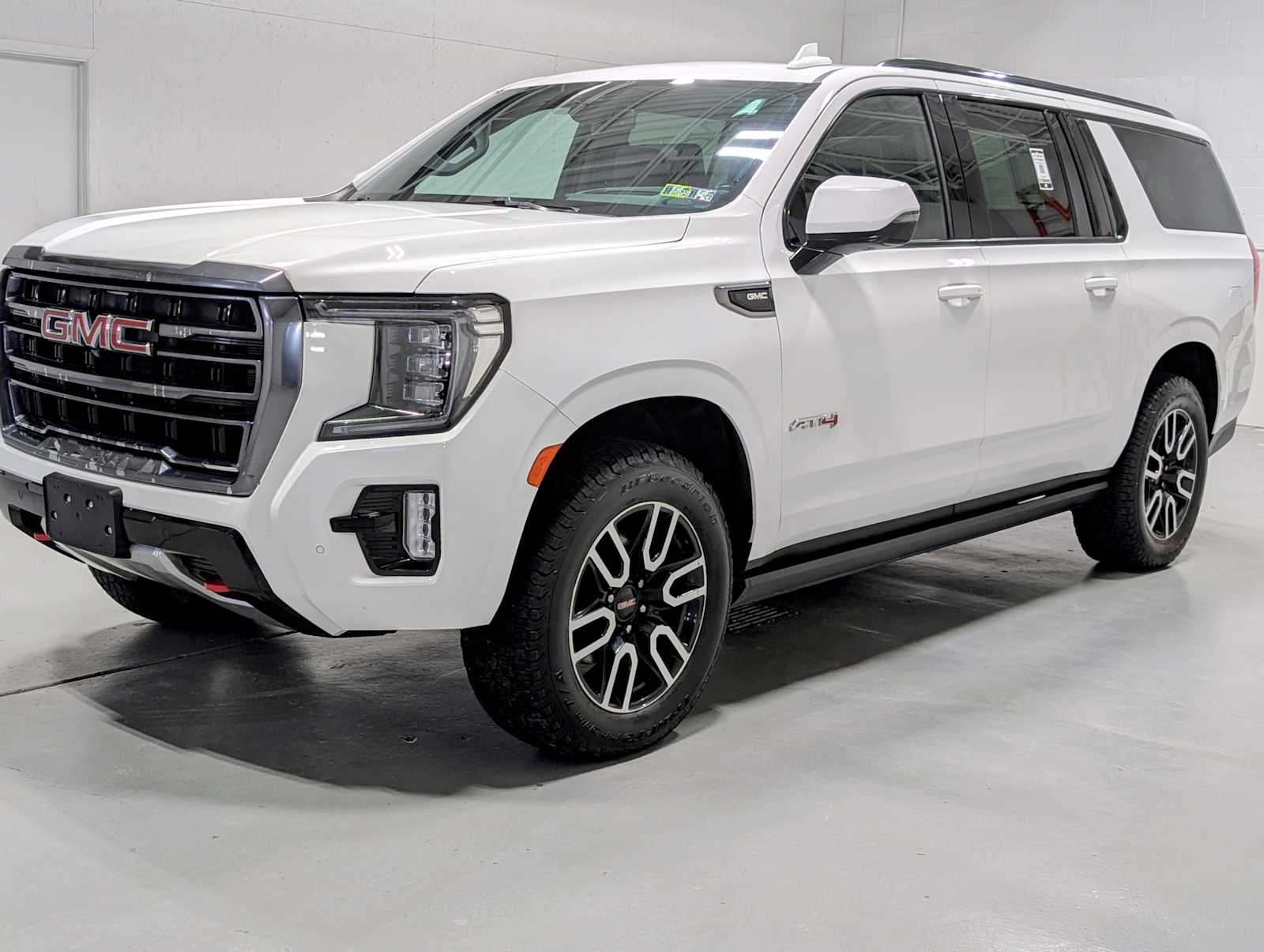 2021 GMC Yukon AT4's photo