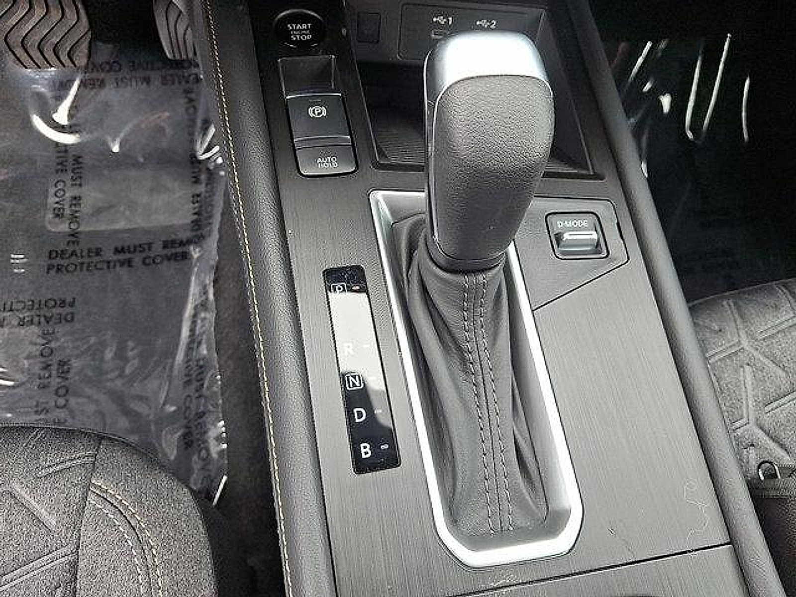 2025 Nissan Kicks SV photo 4