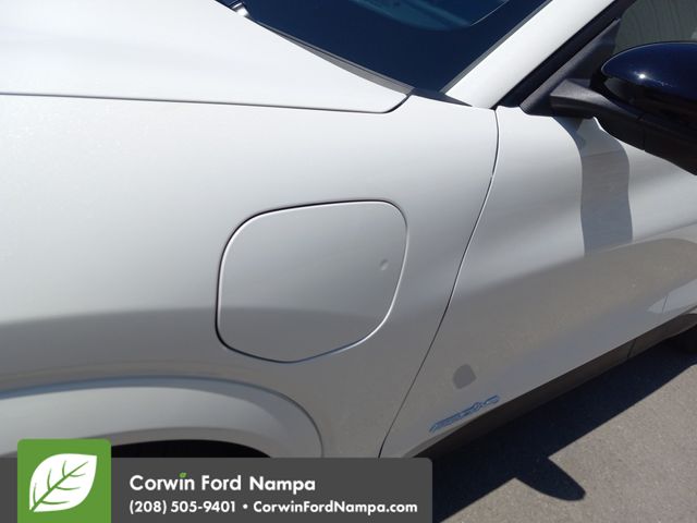 New 2025 Star White Metallic Tri-Coat Ford Premium image 9