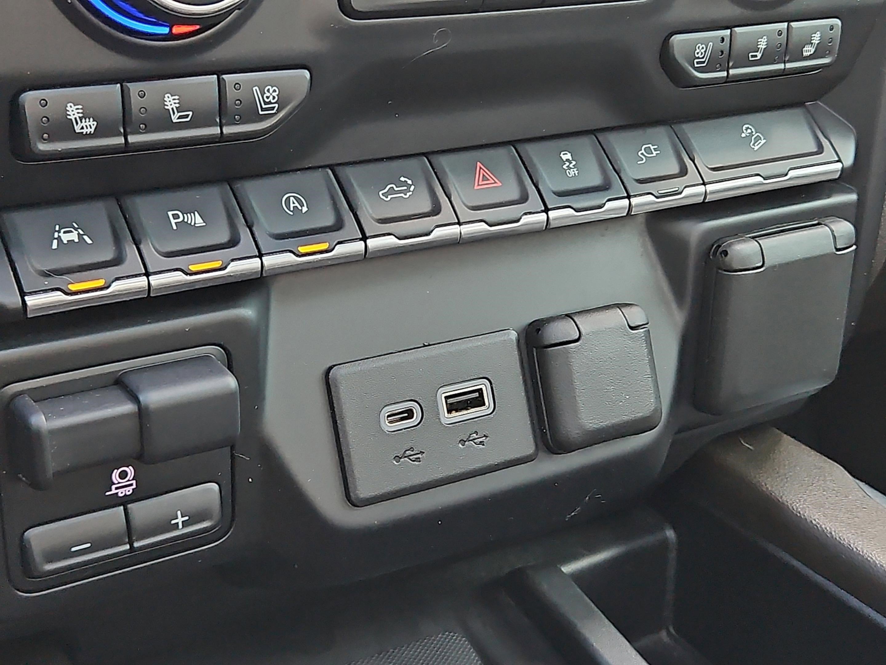 2021 Chevrolet Silverado LTZ photo 25
