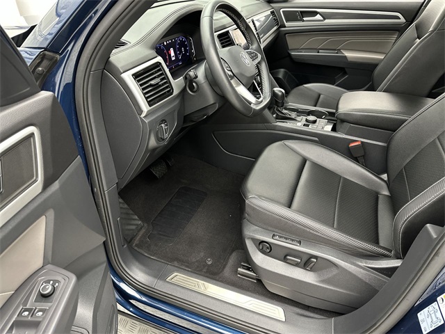 2021 Volkswagen Atlas Cross Sport V6 SEL photo 3
