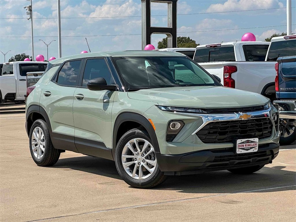 2026 Chevrolet Trailblazer LS photo 2
