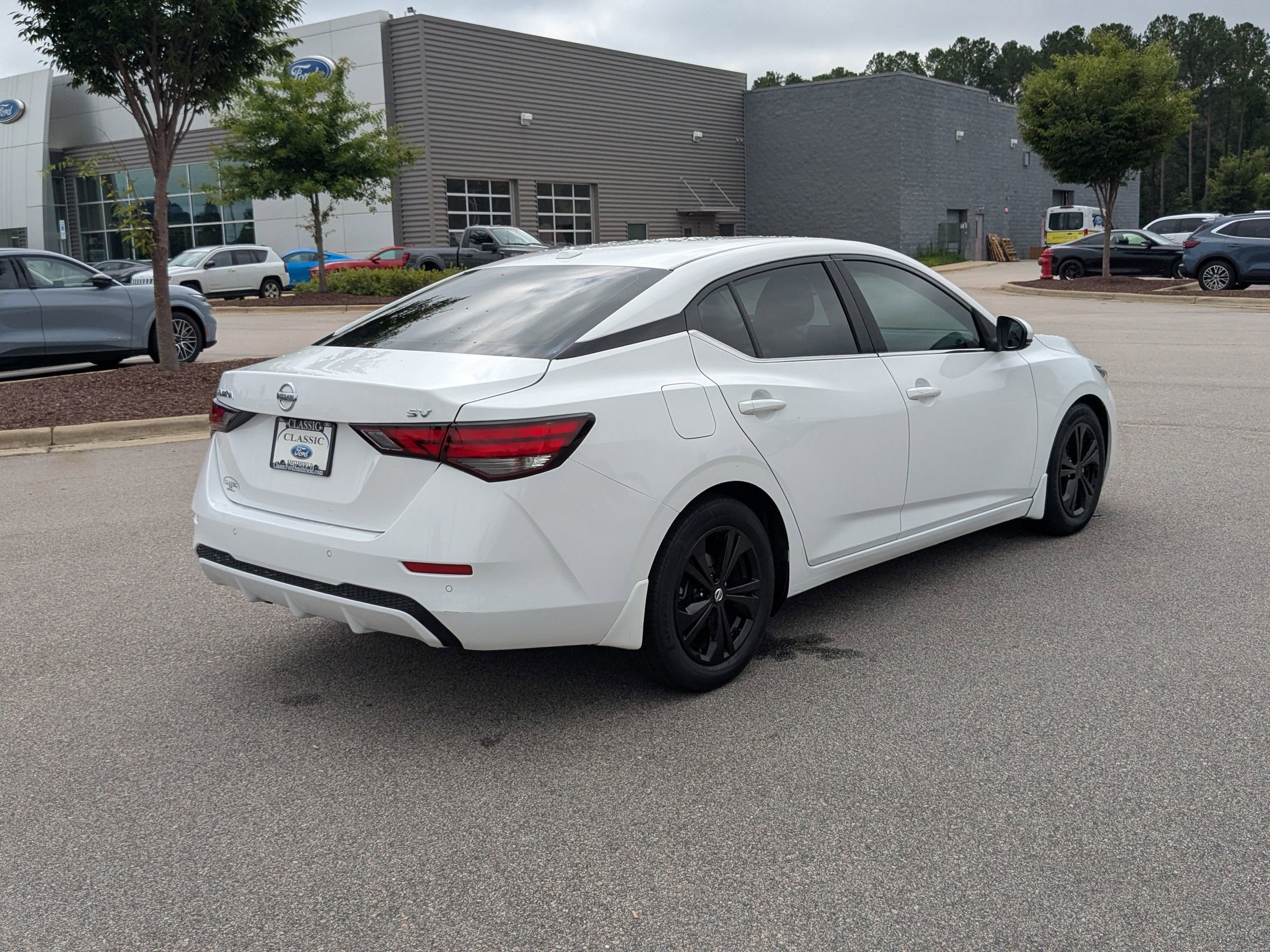 2020 Nissan Sentra SV photo 8