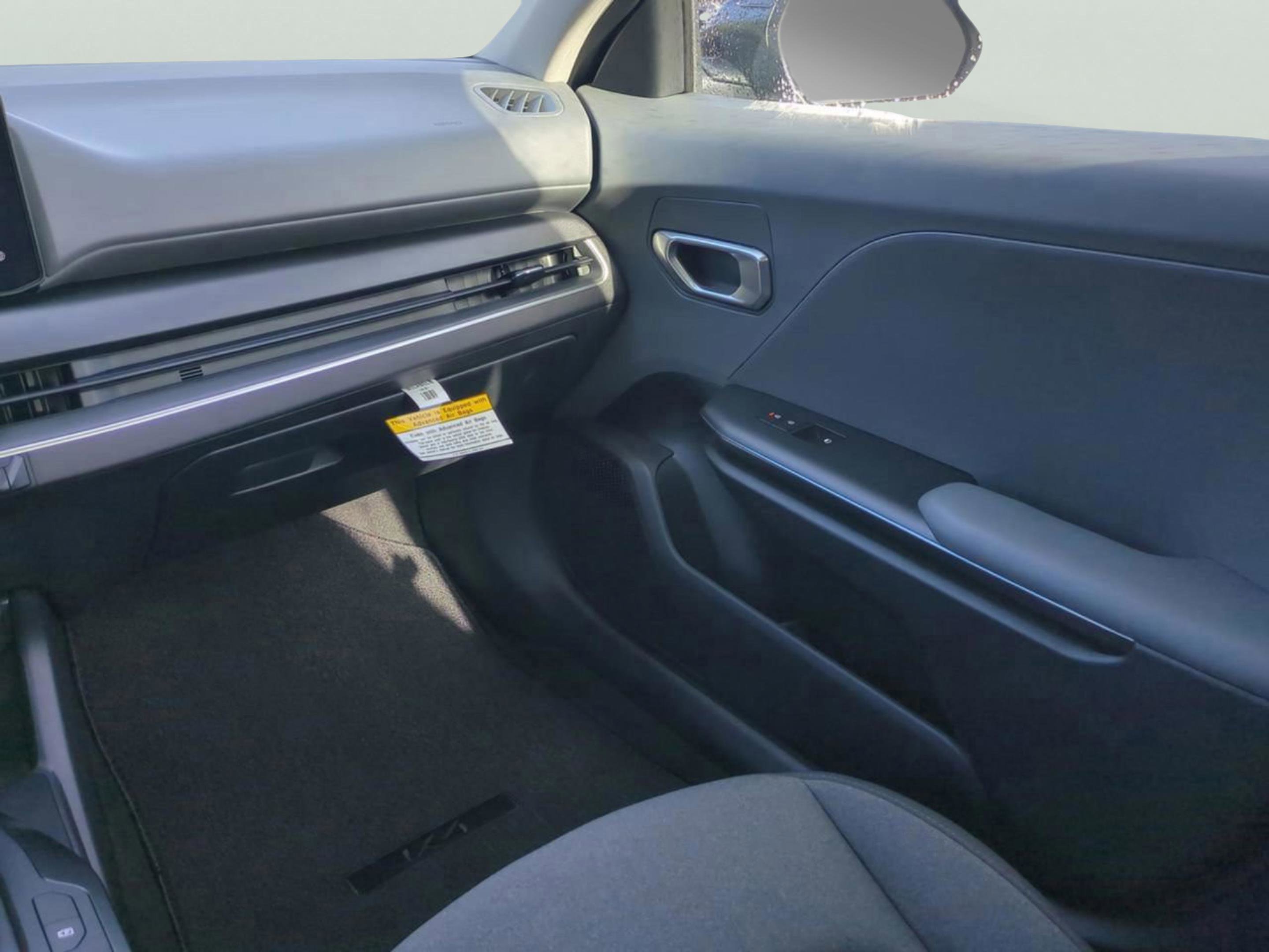 2025 Kia K4 LX photo 13