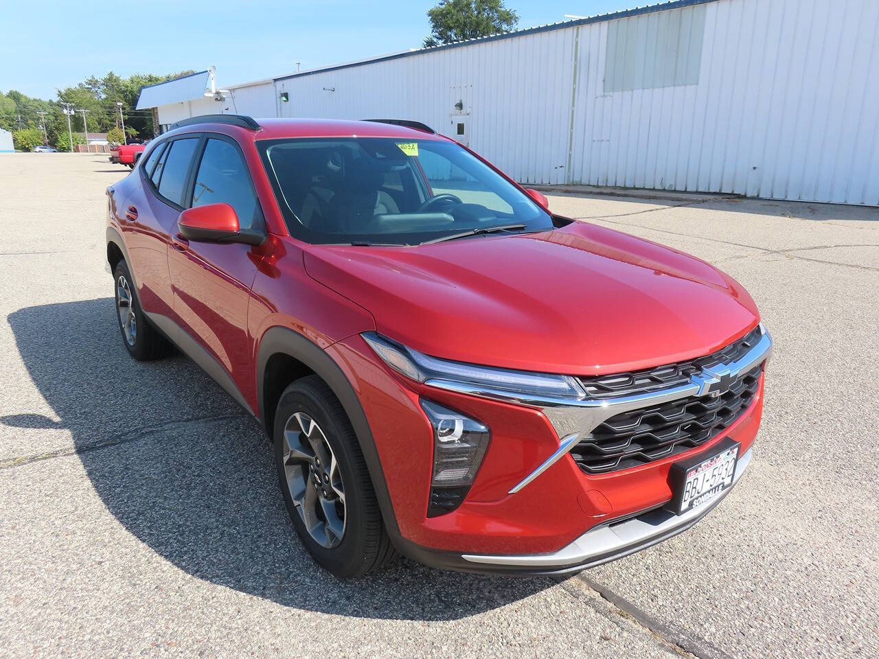 2024 Chevrolet Trax LT photo 2