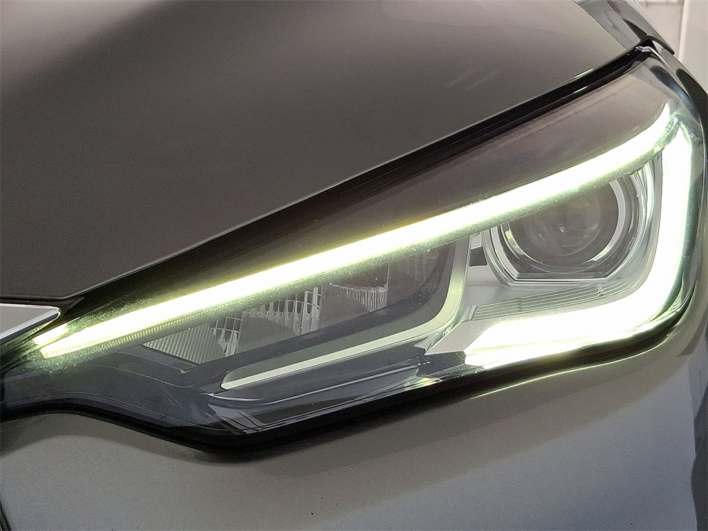2022 Infiniti QX50 Essential photo 9